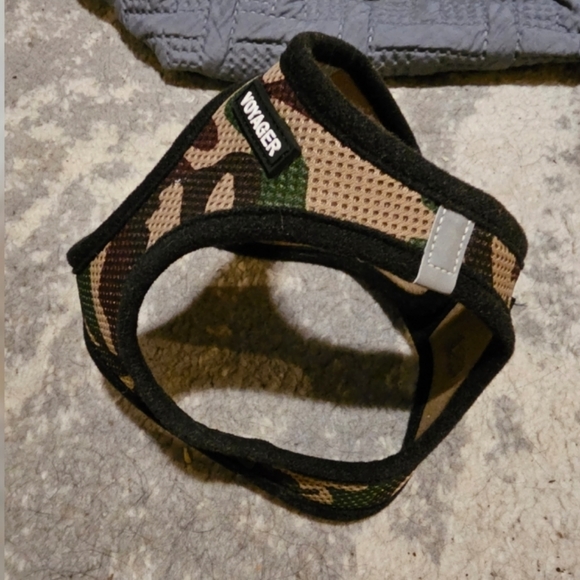 VOYAGER CAMOUFLAGED STEP-IN dog Harnish- All weather mesh. - Picture 4 of 5